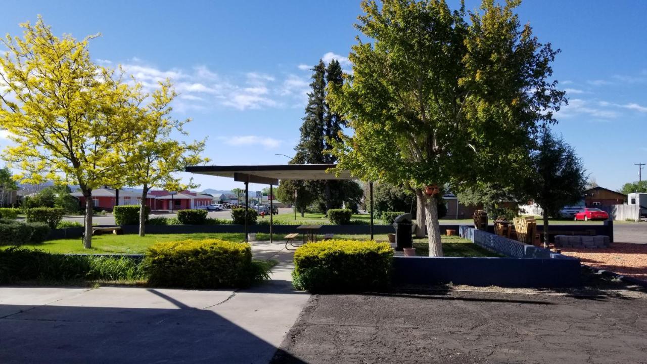 Adobe Sands Motel Panguitch Extérieur photo